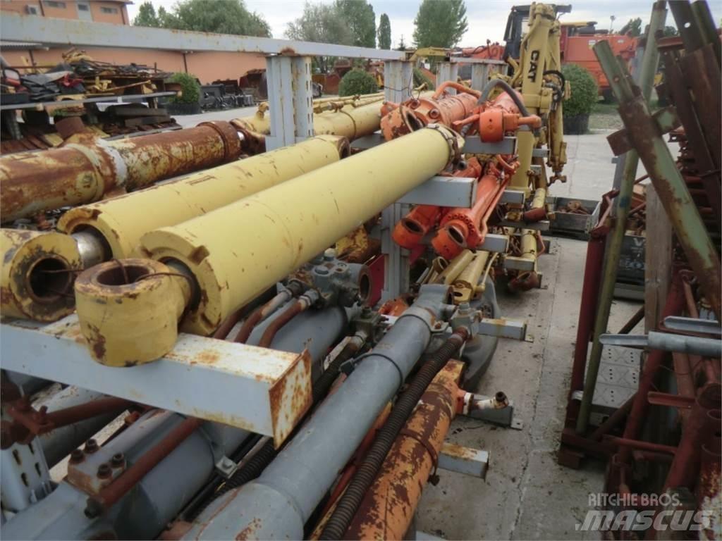 CAT 438C Construction - Others