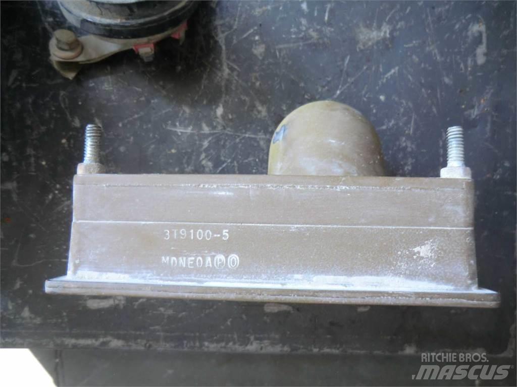 CAT 438C Construction - Others