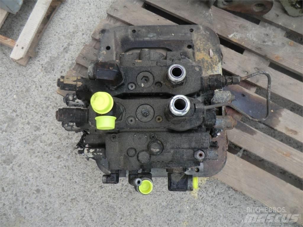 CAT 963D Construction - Others