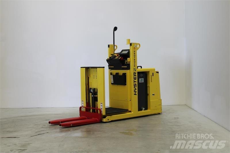 Hyster K1.0L Low lift order picker