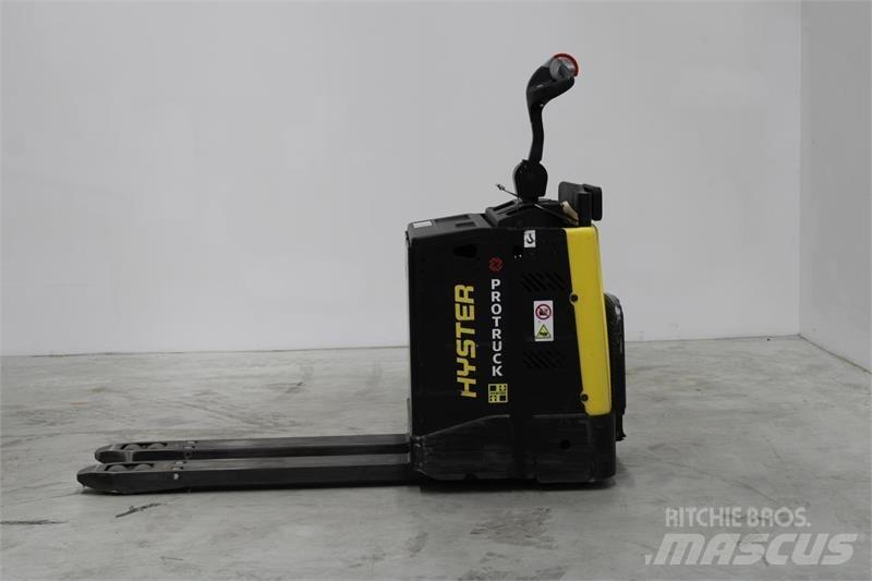 Hyster P2.0S Low lifter with platform