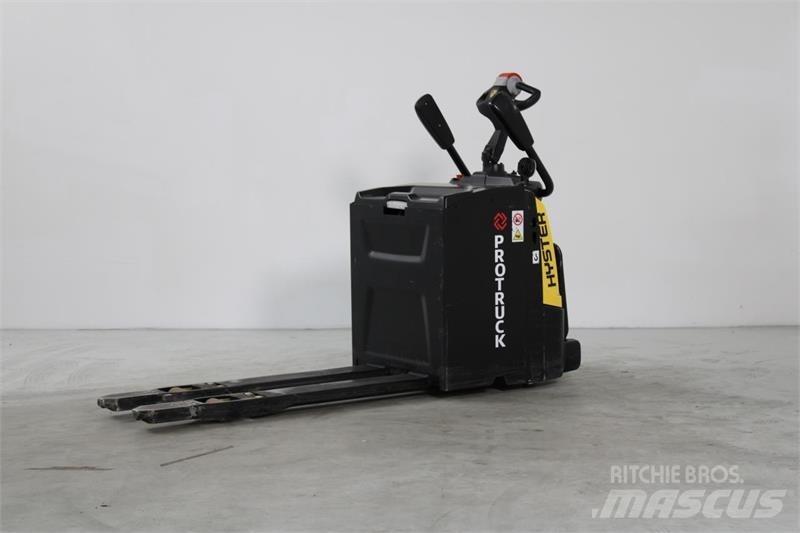 Hyster P2.0S Low lifter with platform