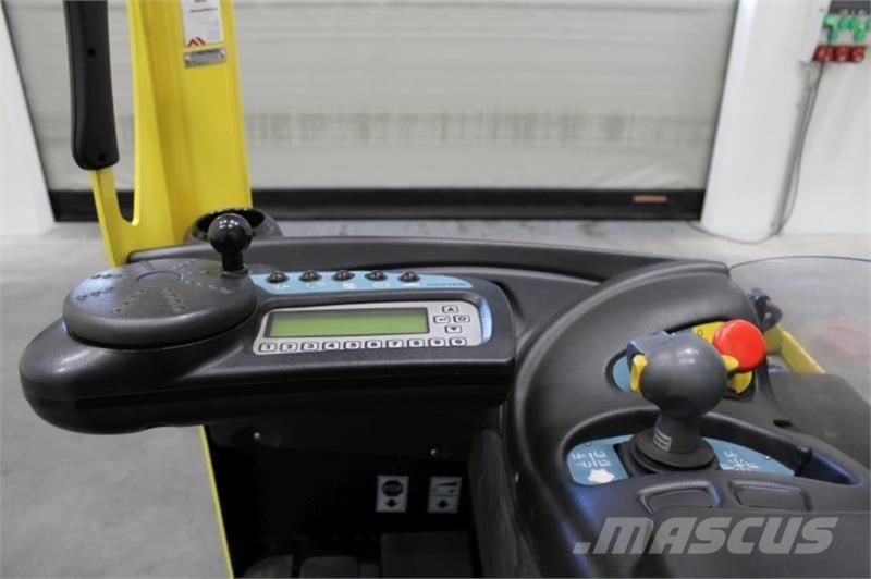 Hyster R2.0W Reach trucks