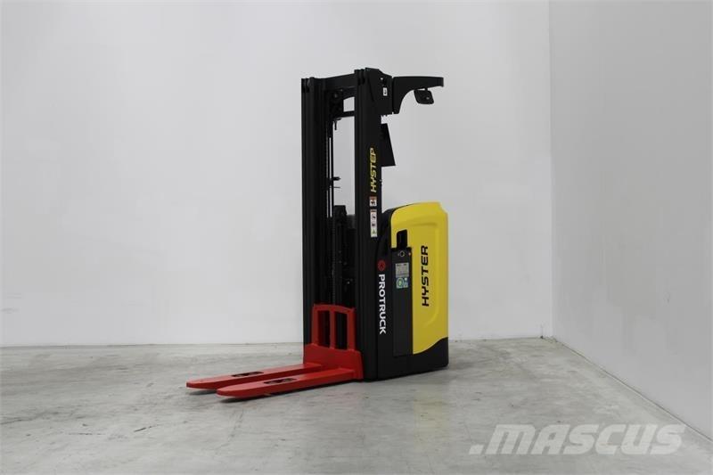 Hyster RS1.6 Self propelled stackers