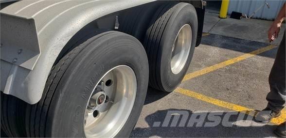 Polar AEB6 9,500-4 Tanker semi-trailers