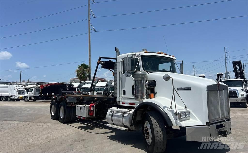 Kenworth T800 Cable lift demountable trucks