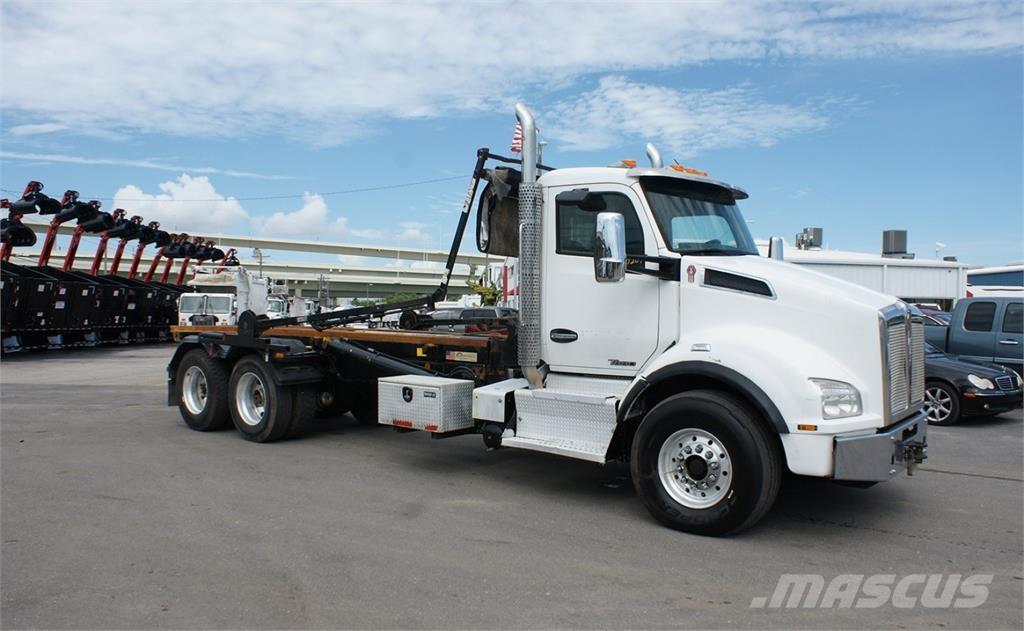 Kenworth T880 Cable lift demountable trucks