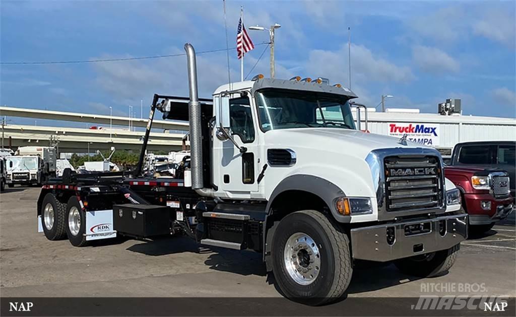 Mack Granite Cable lift demountable trucks