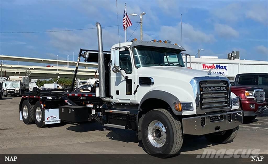 Mack Granite Cable lift demountable trucks