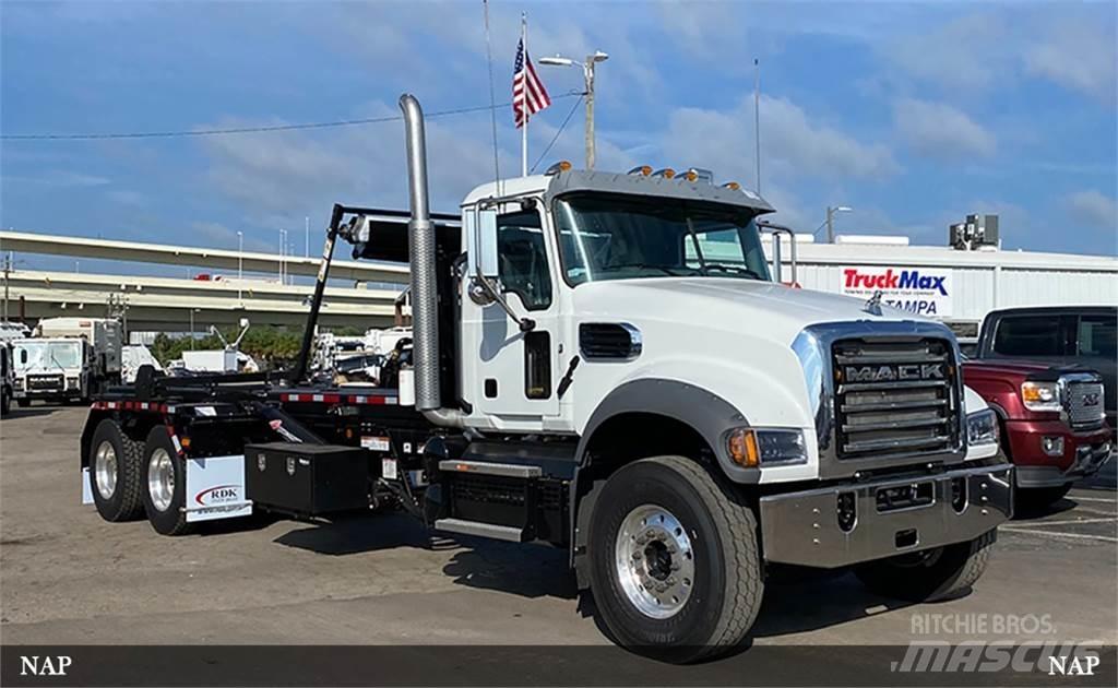 Mack Granite Cable lift demountable trucks