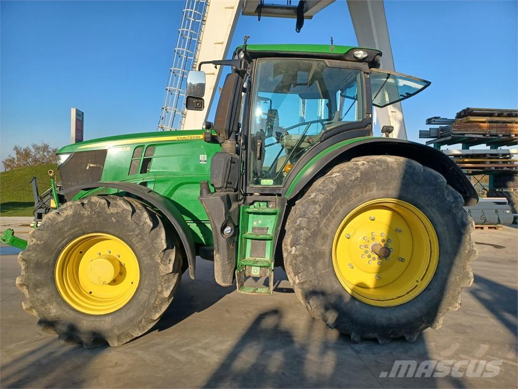 John Deere 6250R Tractors