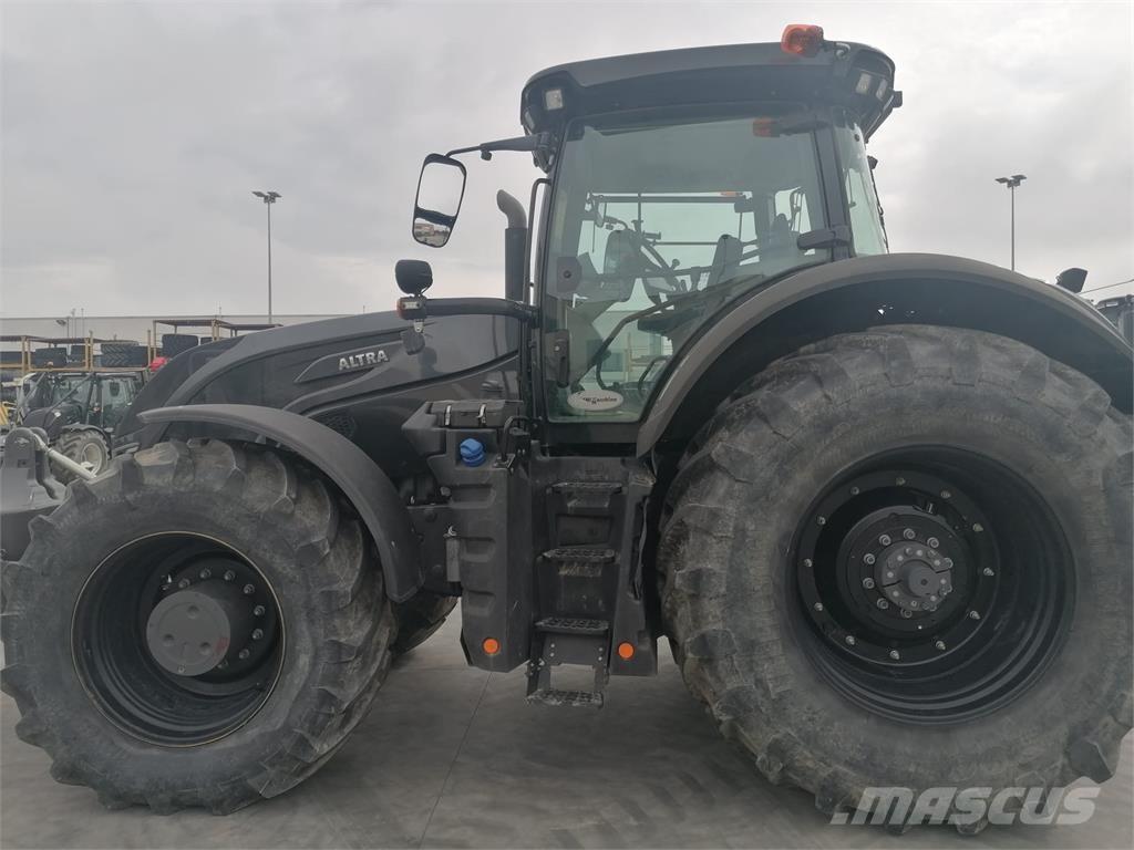Valtra S324 Tractors