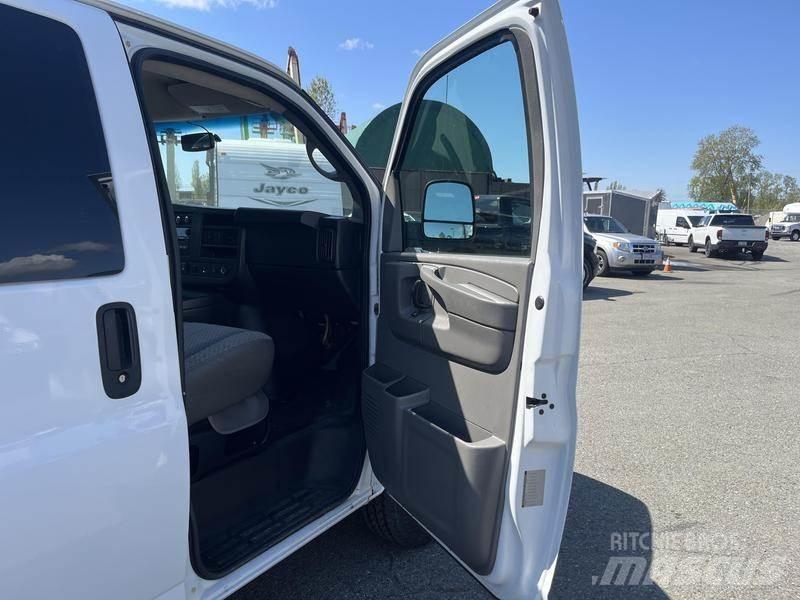 Chevrolet Express Panel vans