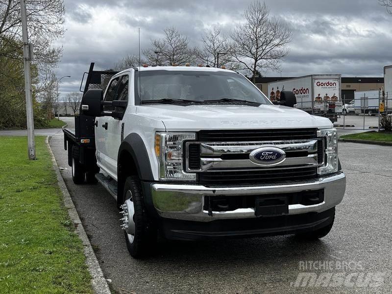 Ford F-550 Flatbed / Dropside trucks