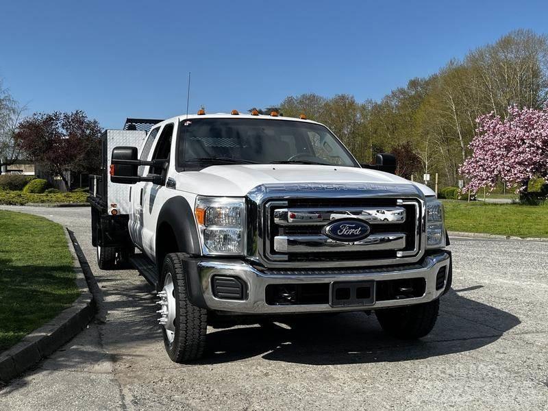 Ford F-550 Flatbed / Dropside trucks