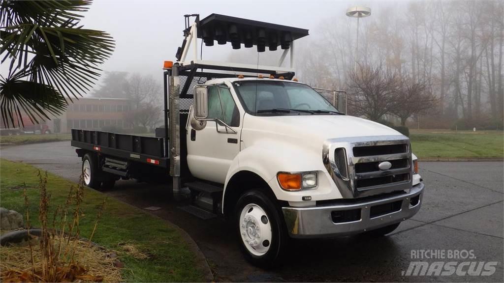 Ford F-750 Flatbed / Dropside trucks