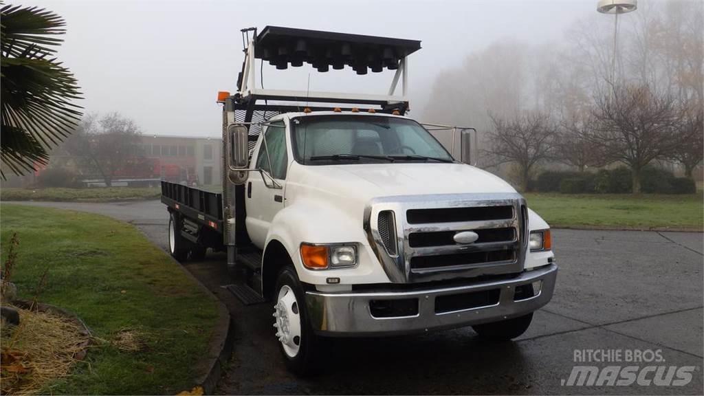 Ford F-750 Flatbed / Dropside trucks
