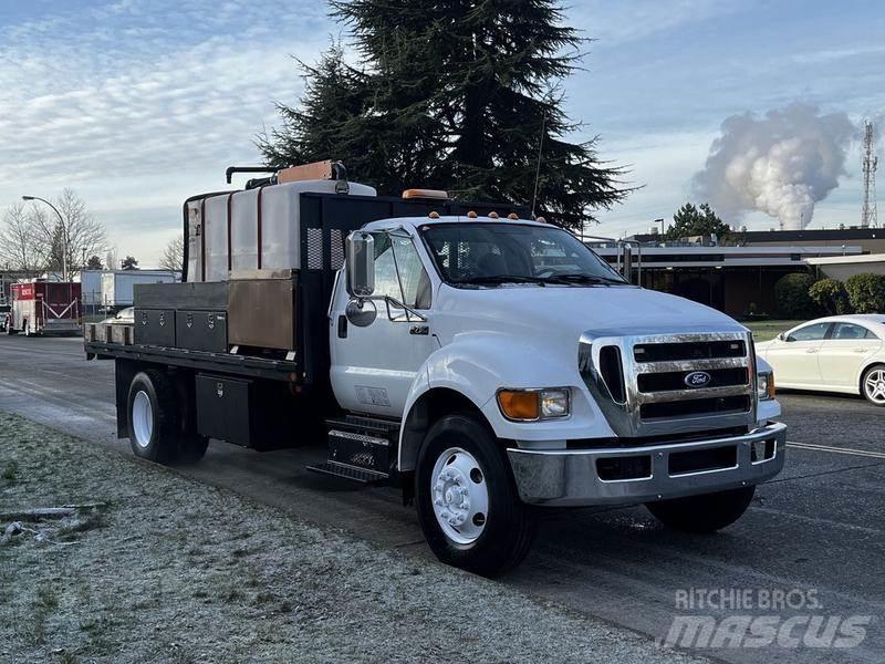 Ford F-750 Flatbed / Dropside trucks