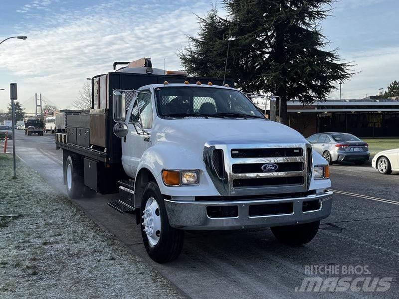 Ford F-750 Flatbed / Dropside trucks