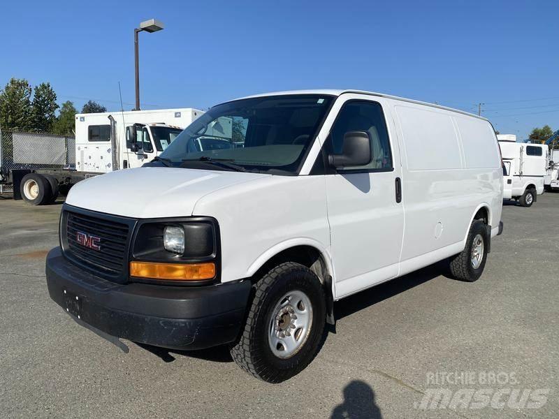GMC Savana Panel vans