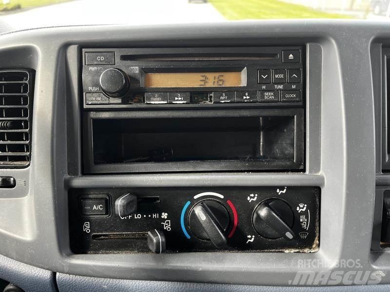 Hino 268 Panel vans