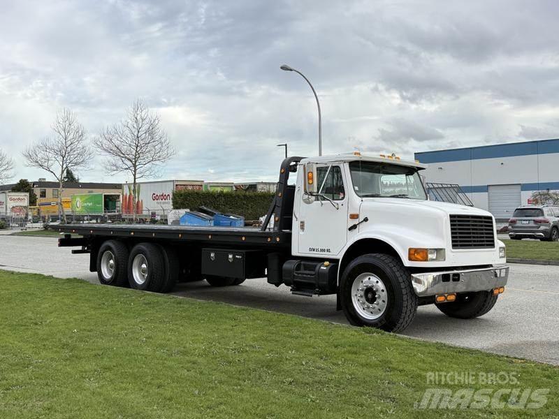 International 4900 Recovery vehicles