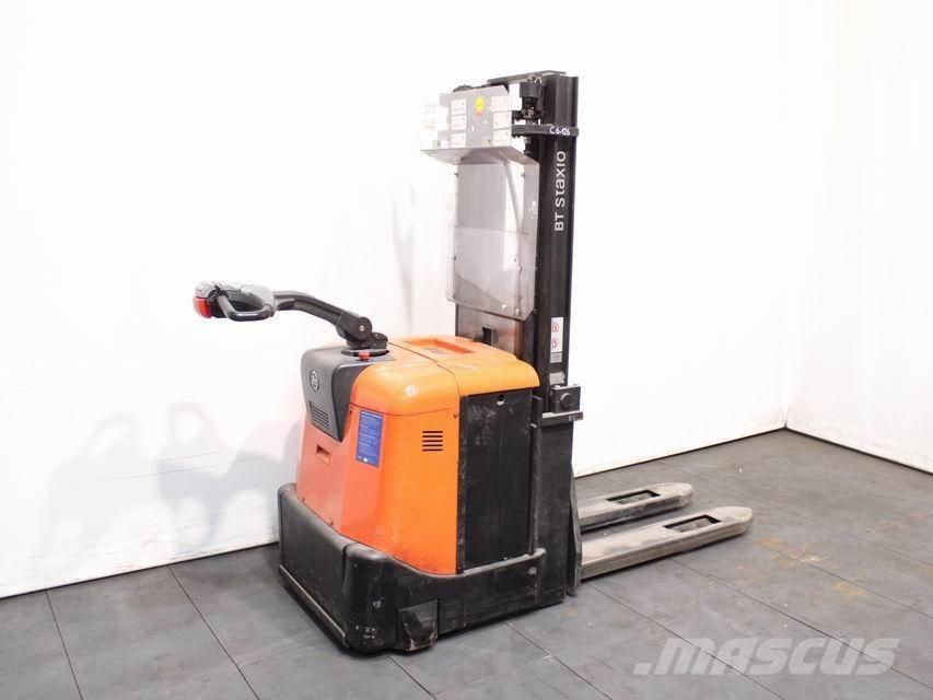 BT SPE 125 Pedestrian stacker