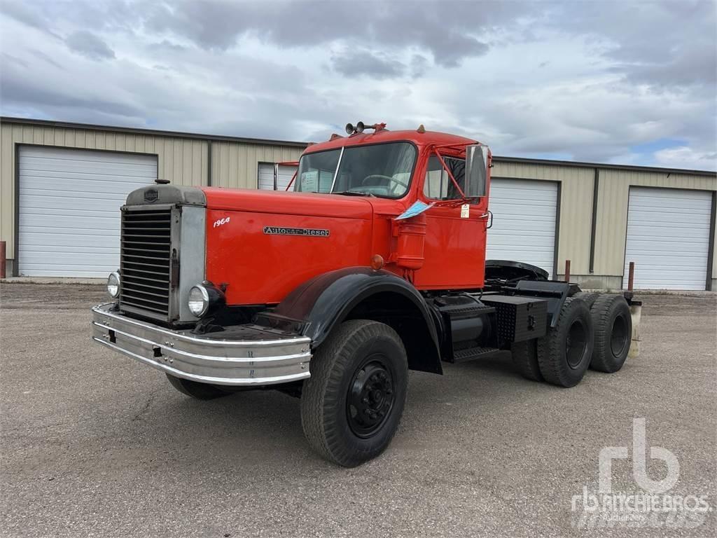 Autocar 1673 Tractor Units