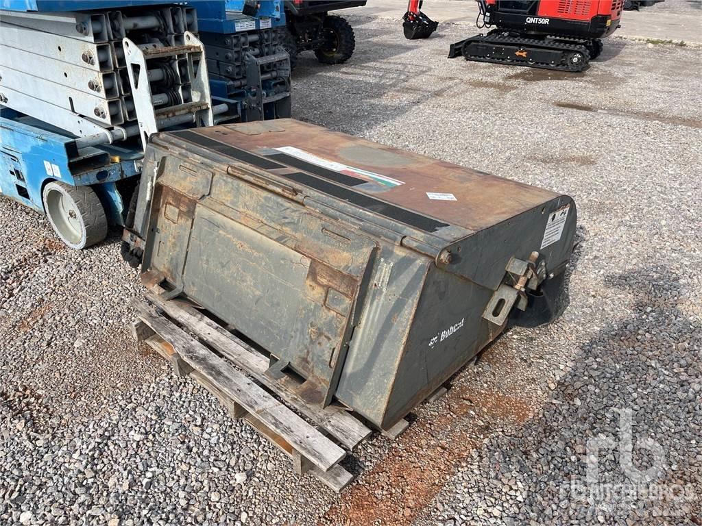 Bobcat 6707144 Brushes