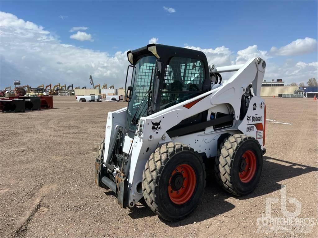 Bobcat S850 Skid steer loaders