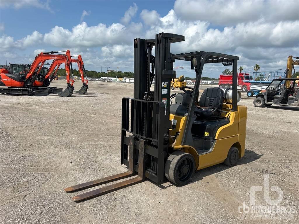CAT 2C6000 Diesel trucks