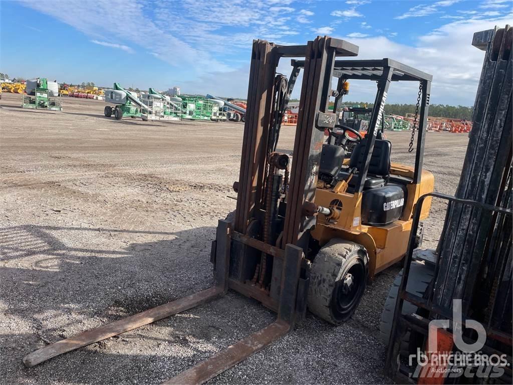 CAT DP30K Diesel trucks