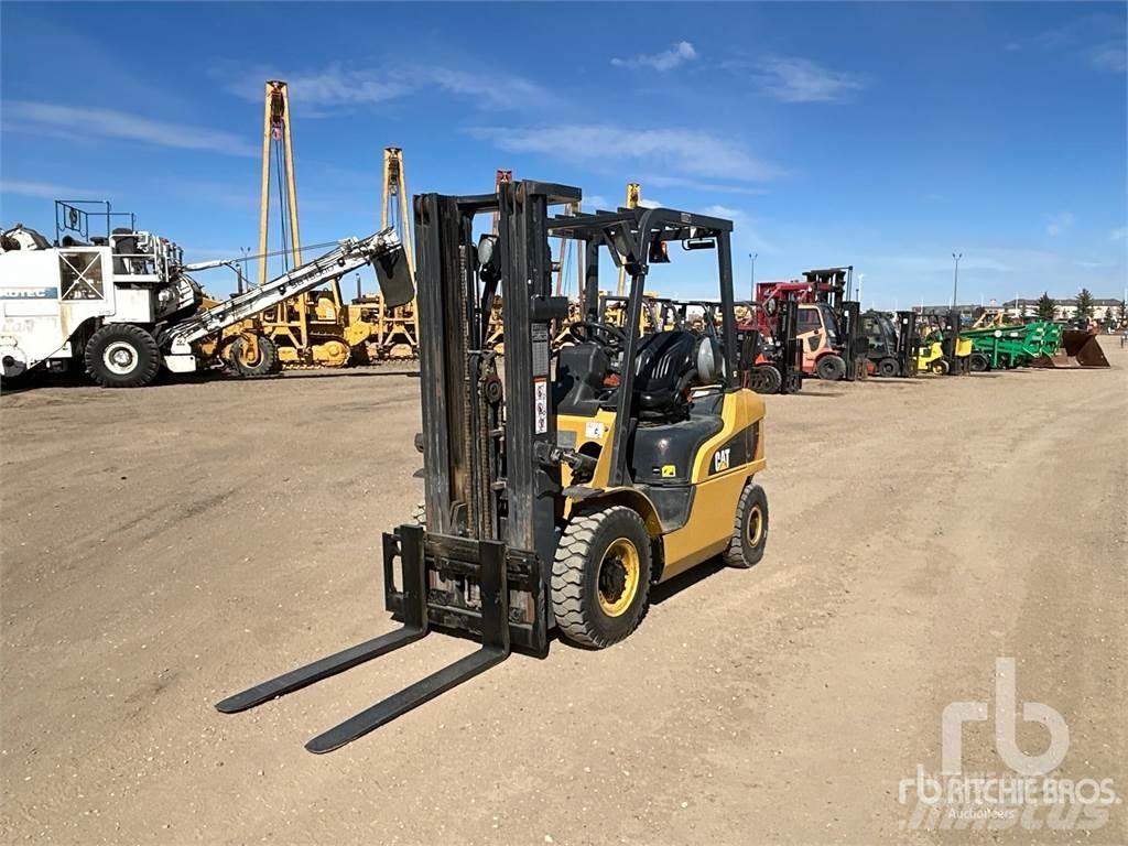 CAT GP25N Diesel trucks
