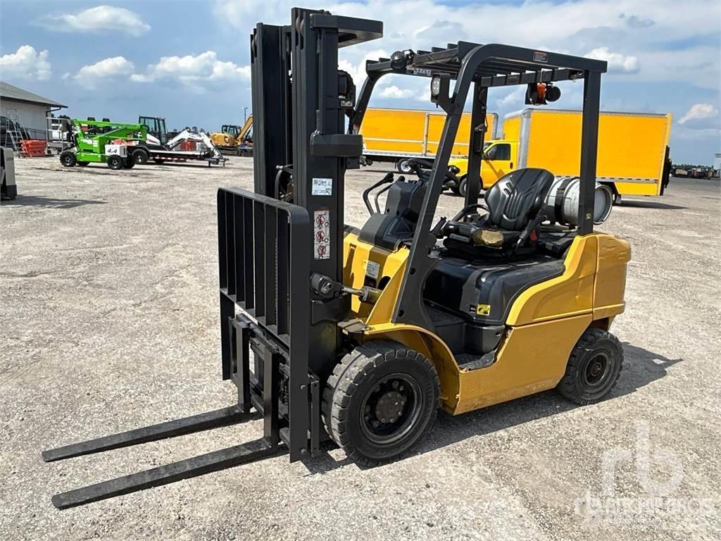 CAT GP25N Diesel trucks