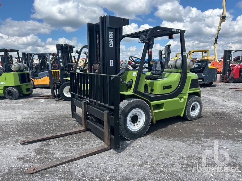 Clark CMP40L Diesel trucks