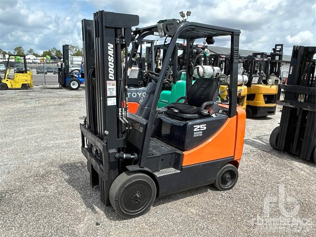 Doosan GC25E-3 Diesel trucks