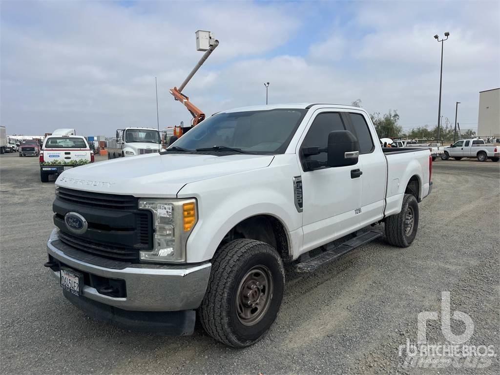 Ford F-250 Pick up/Dropside