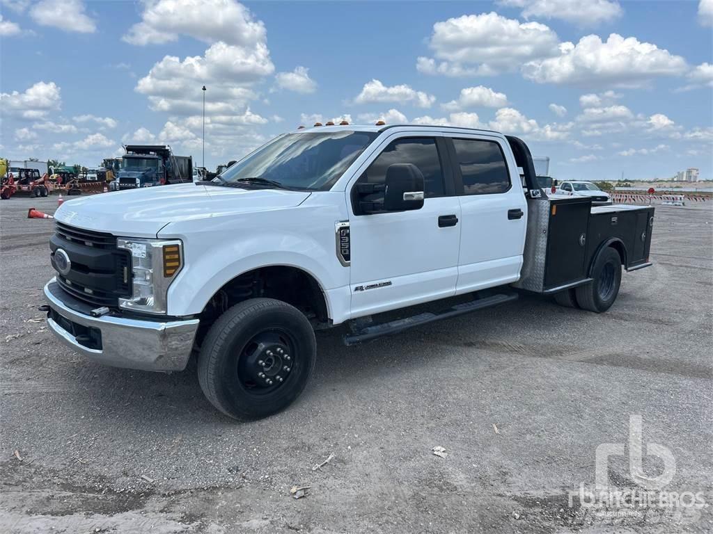 Ford F-350 Flatbed / Dropside trucks