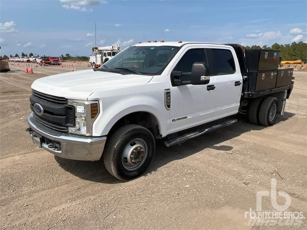 Ford F-350 Flatbed / Dropside trucks