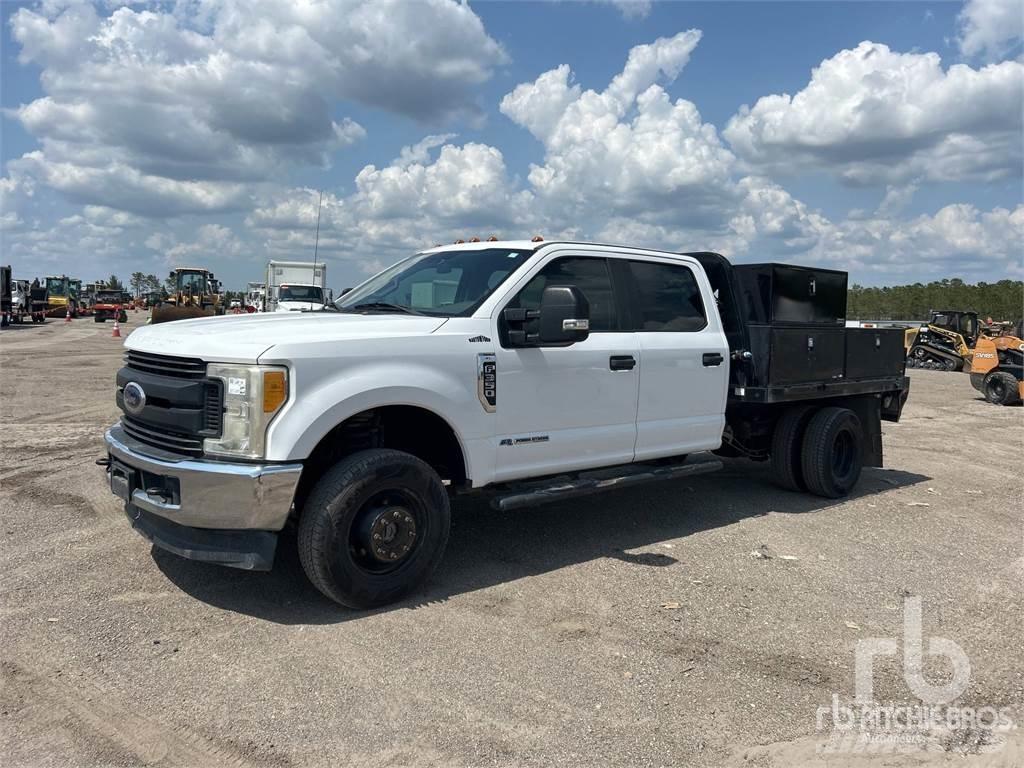 Ford F-350 Flatbed / Dropside trucks