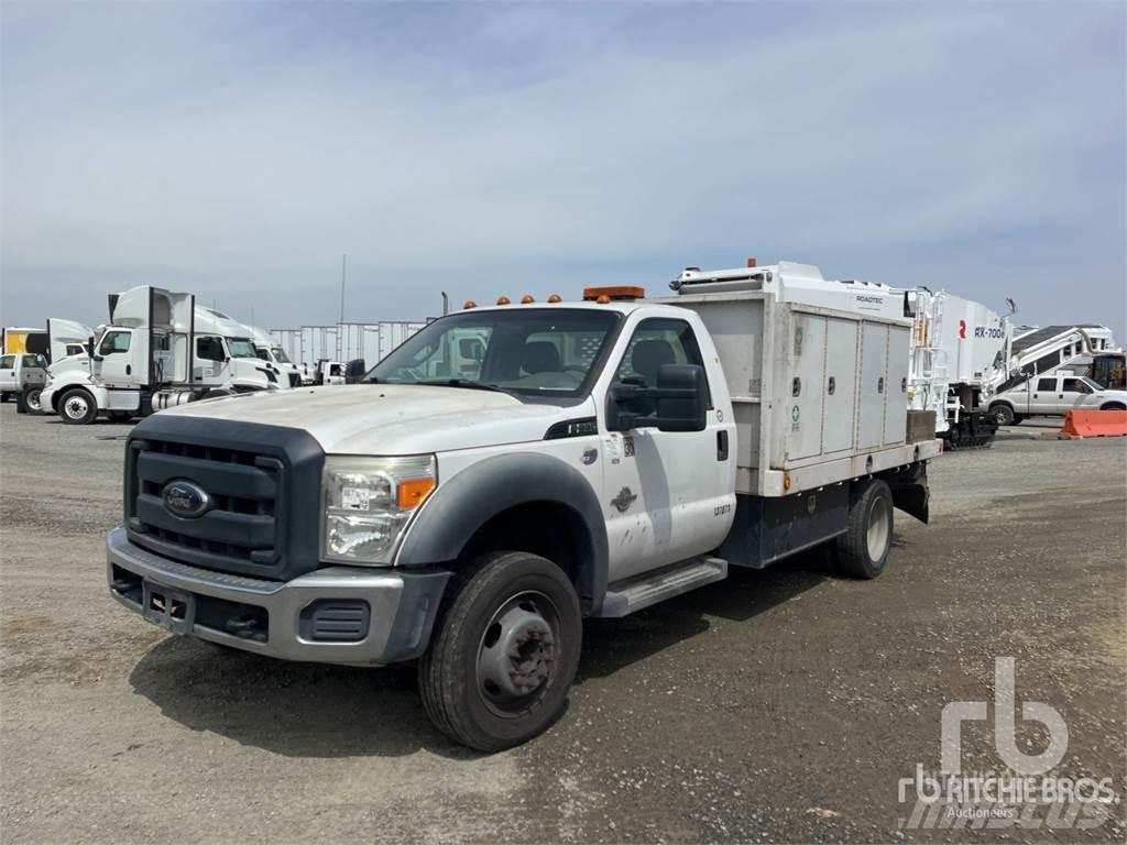 Ford F-550 Flatbed / Dropside trucks