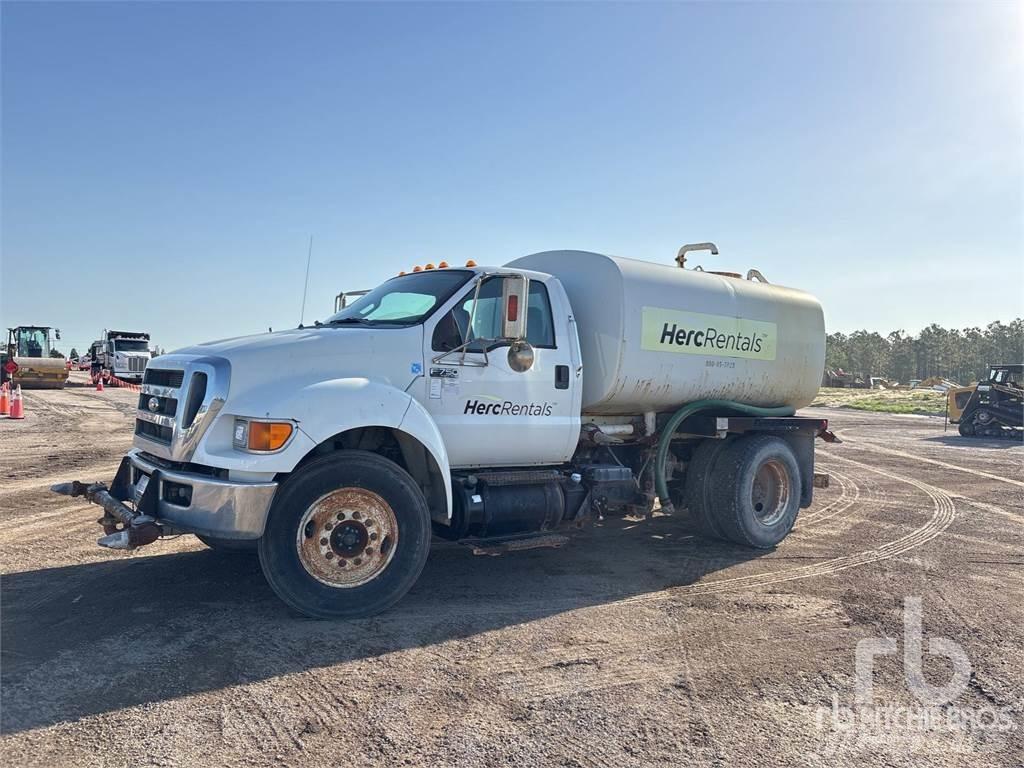 Ford F-750 Water tankers