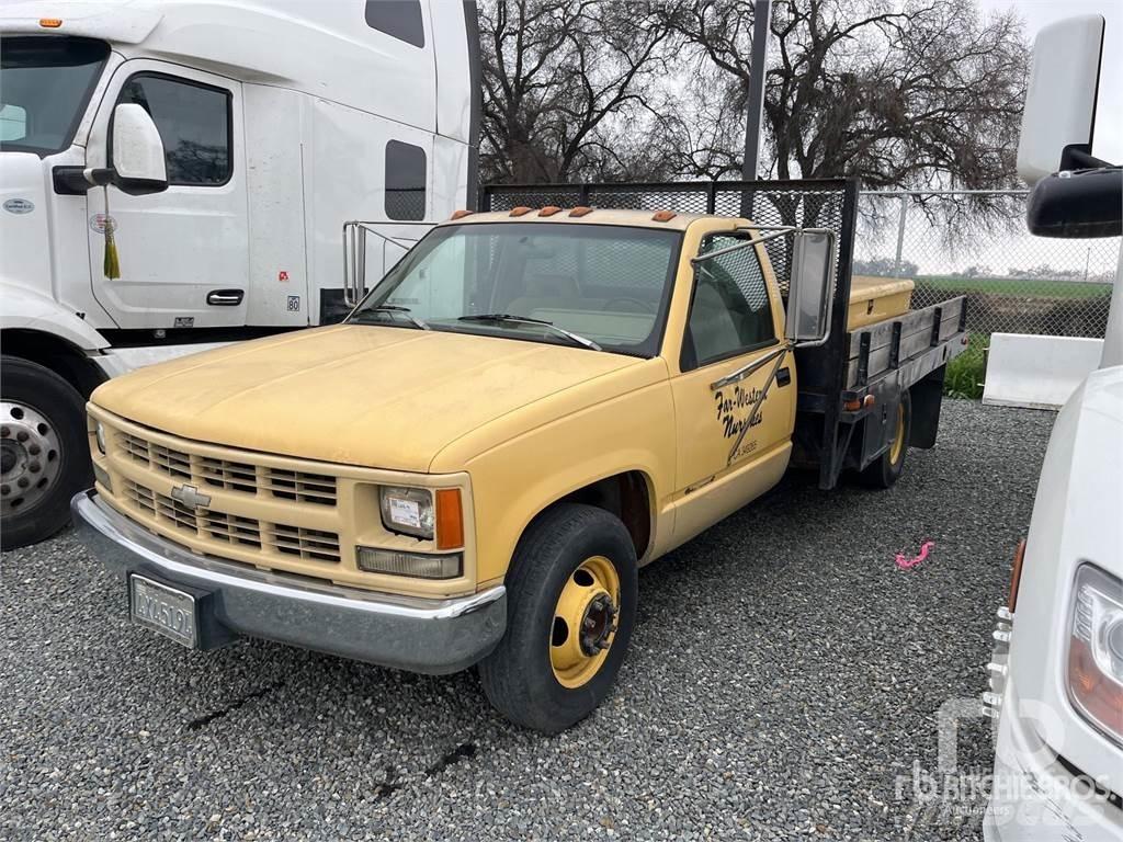 Ford F700 Flatbed / Dropside trucks