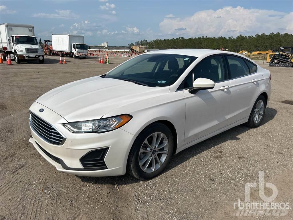 Ford FUSION SE Cars