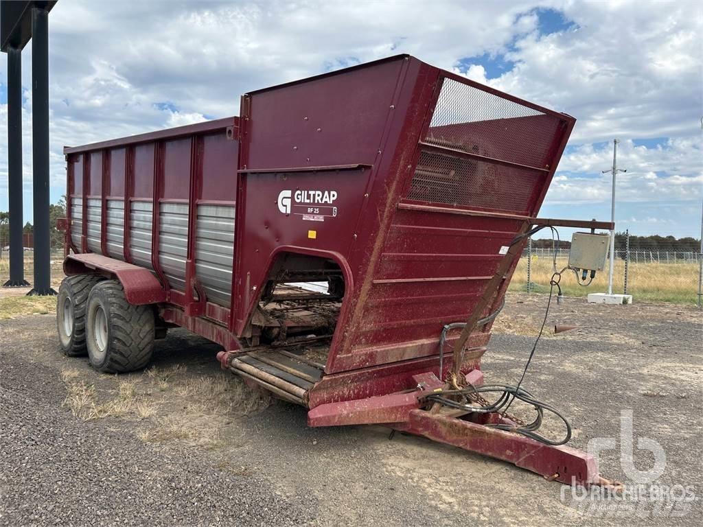 Giltrap RF25 Bale trailers