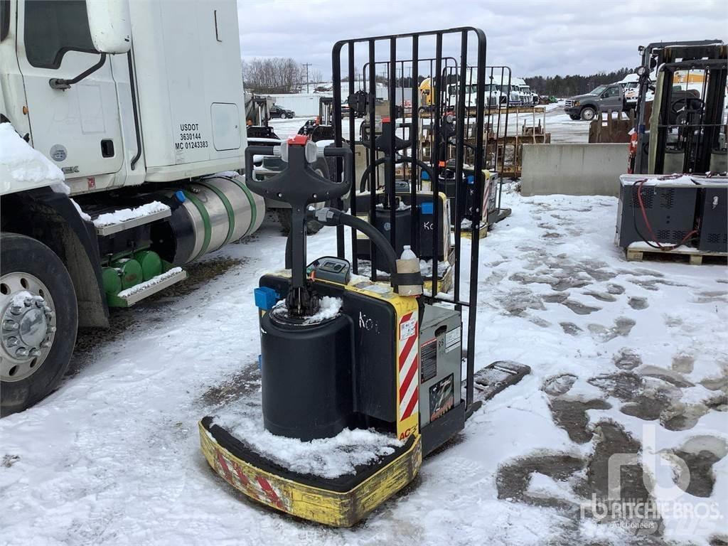 Hyster B60ZAC Pallet racks