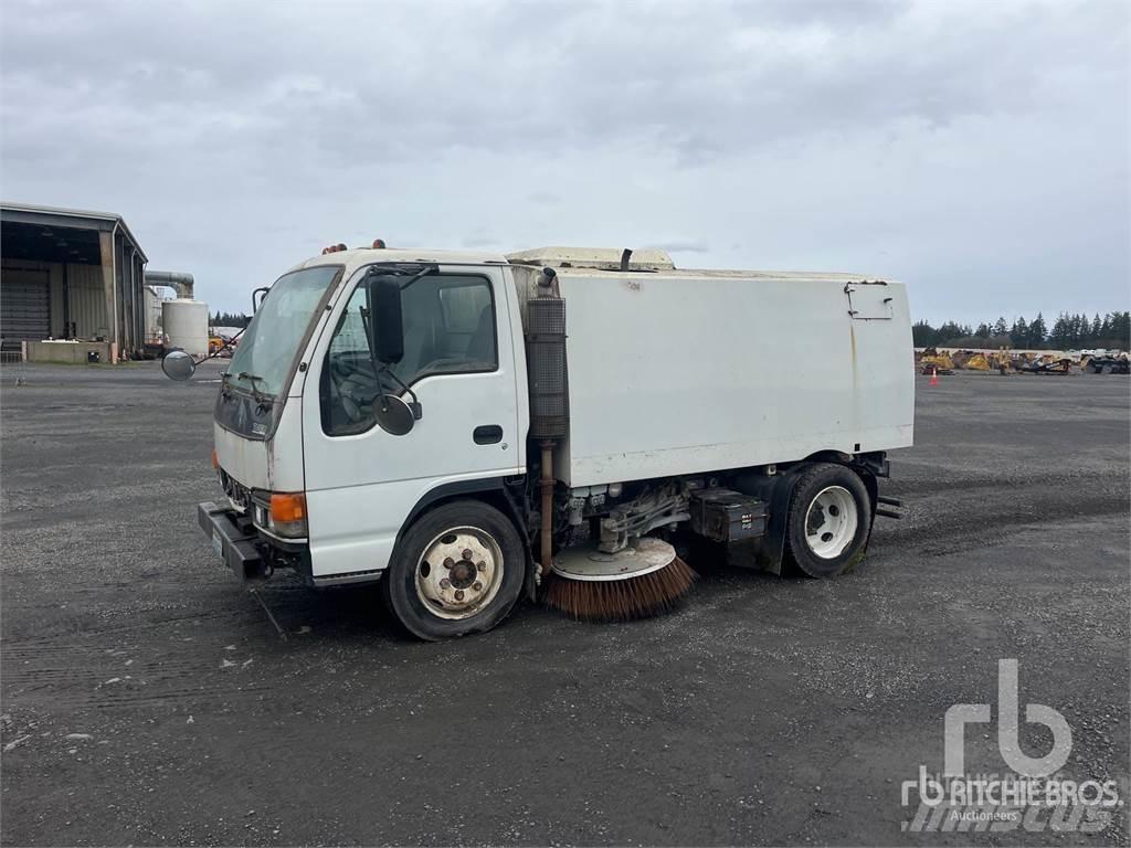 Isuzu NQR Sweeper trucks