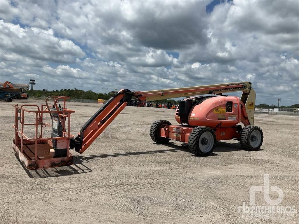 JLG 600AJ Articulated boom lifts