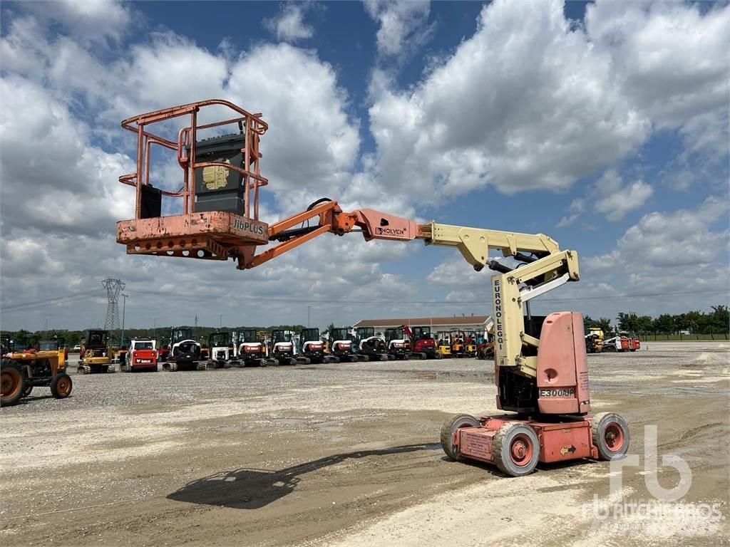 JLG E300AJP Hoists, winches and material elevators