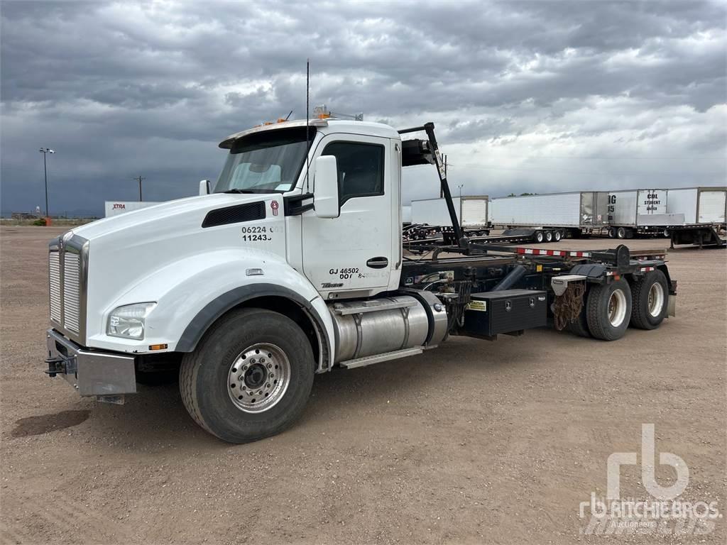 Kenworth T880 Cable lift demountable trucks